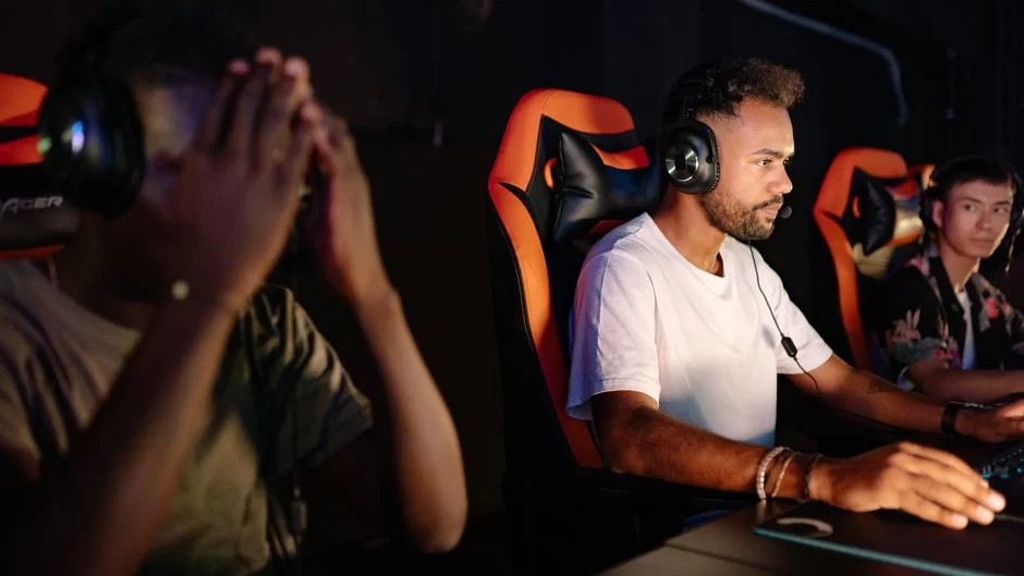 GTPlayer gaming chair at a modern desk e
