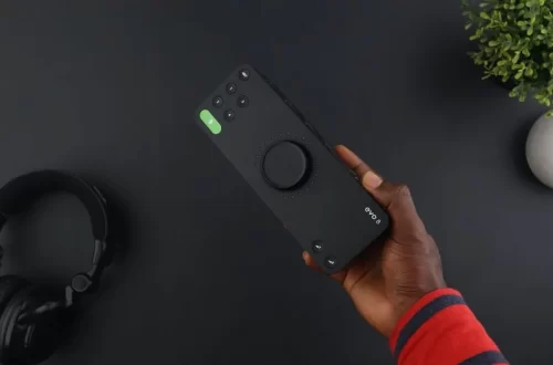 Miofive dash cam mounted in vehicle